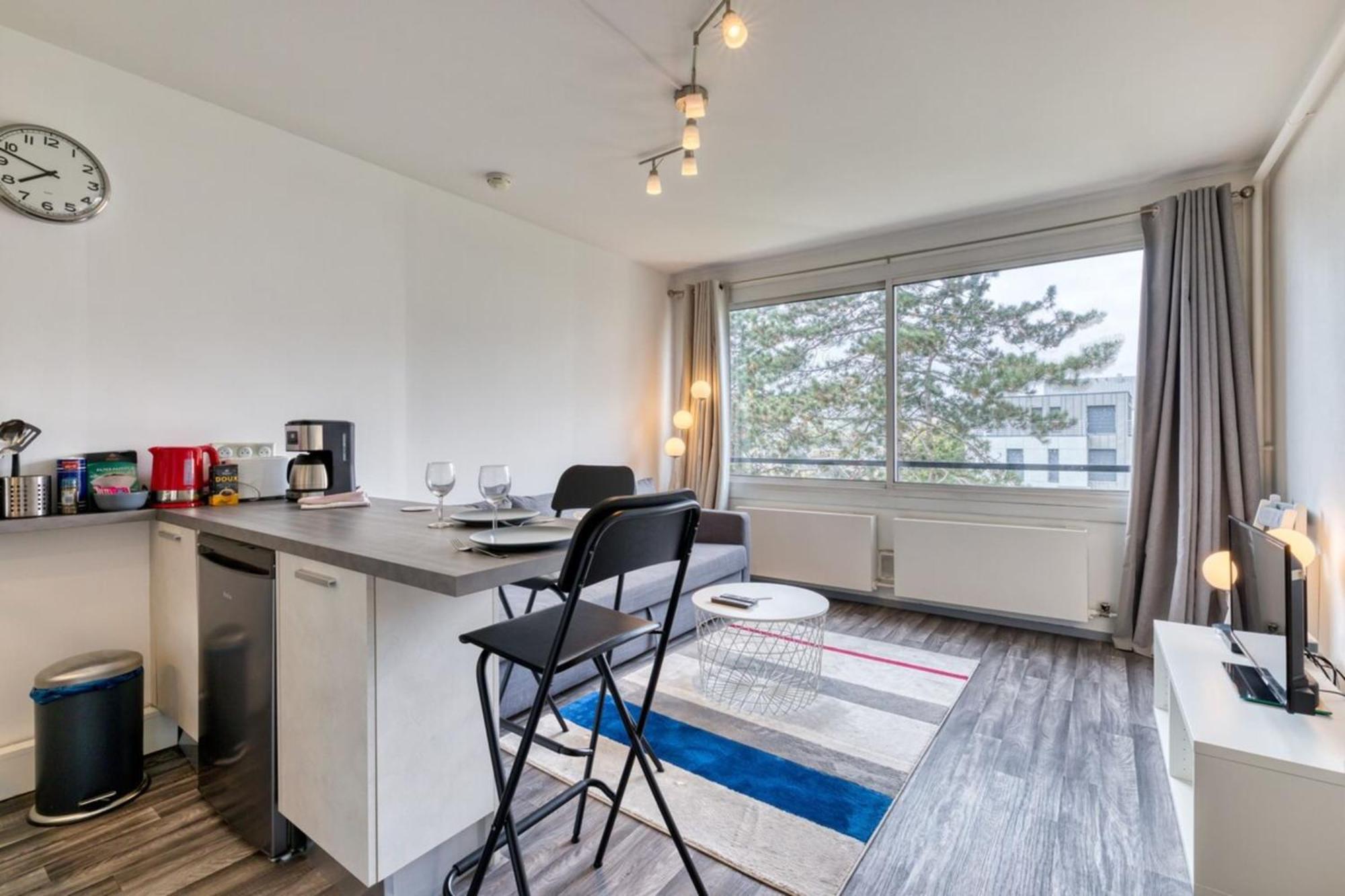 Olivia Studio Avec Place De Parking Руан Екстериор снимка