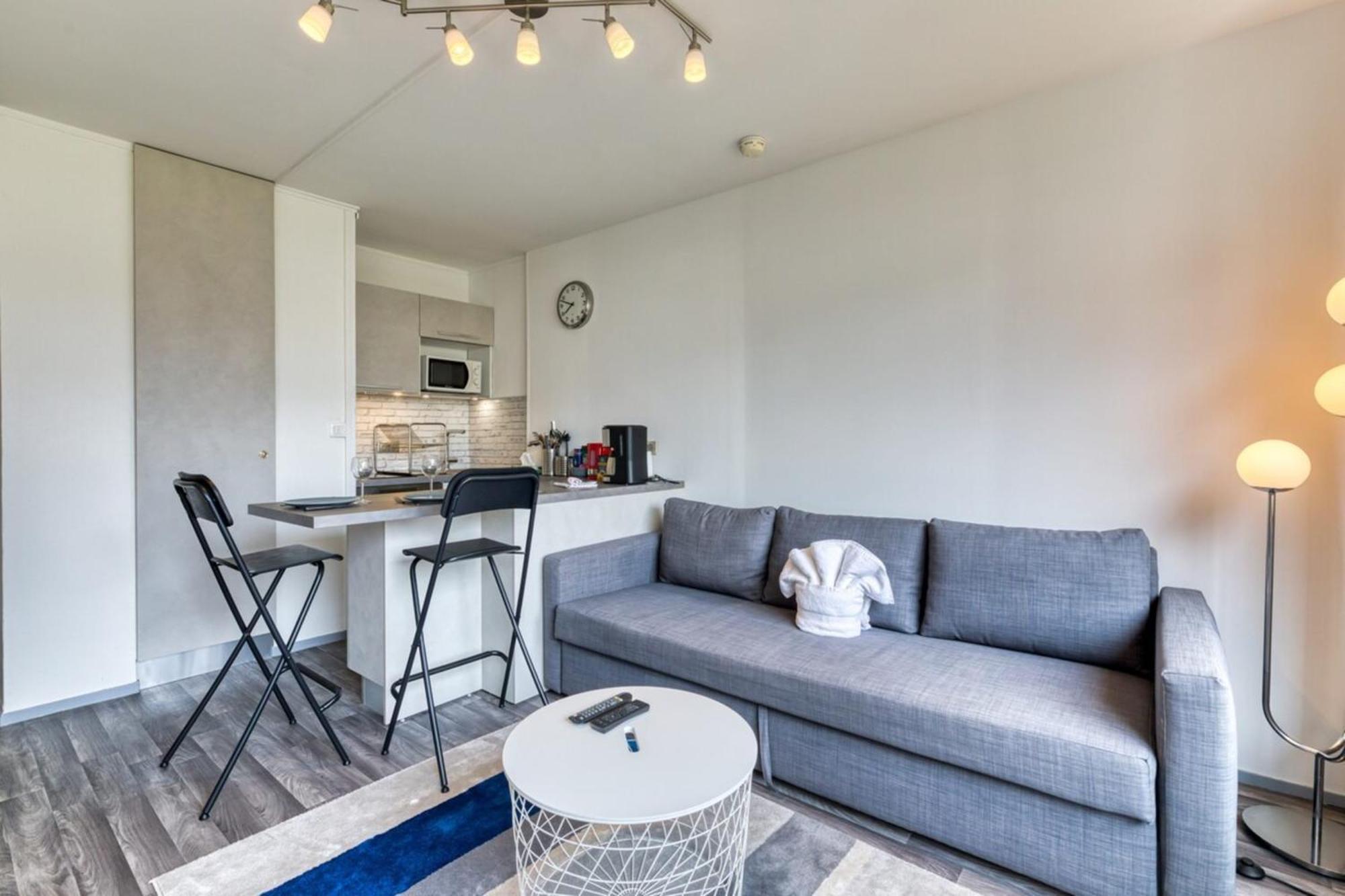 Olivia Studio Avec Place De Parking Руан Екстериор снимка